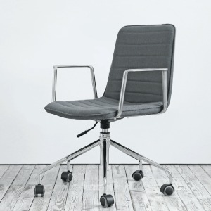 크로스티니오피스체어